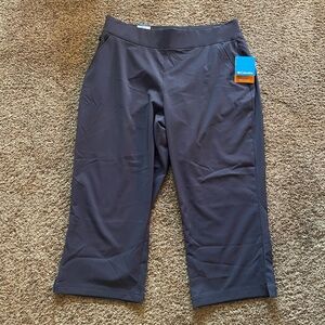 Columbia Women's Dark Gray Capris
